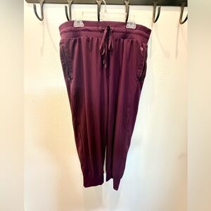 GapFit Burgundy Capri Joggers - Size M